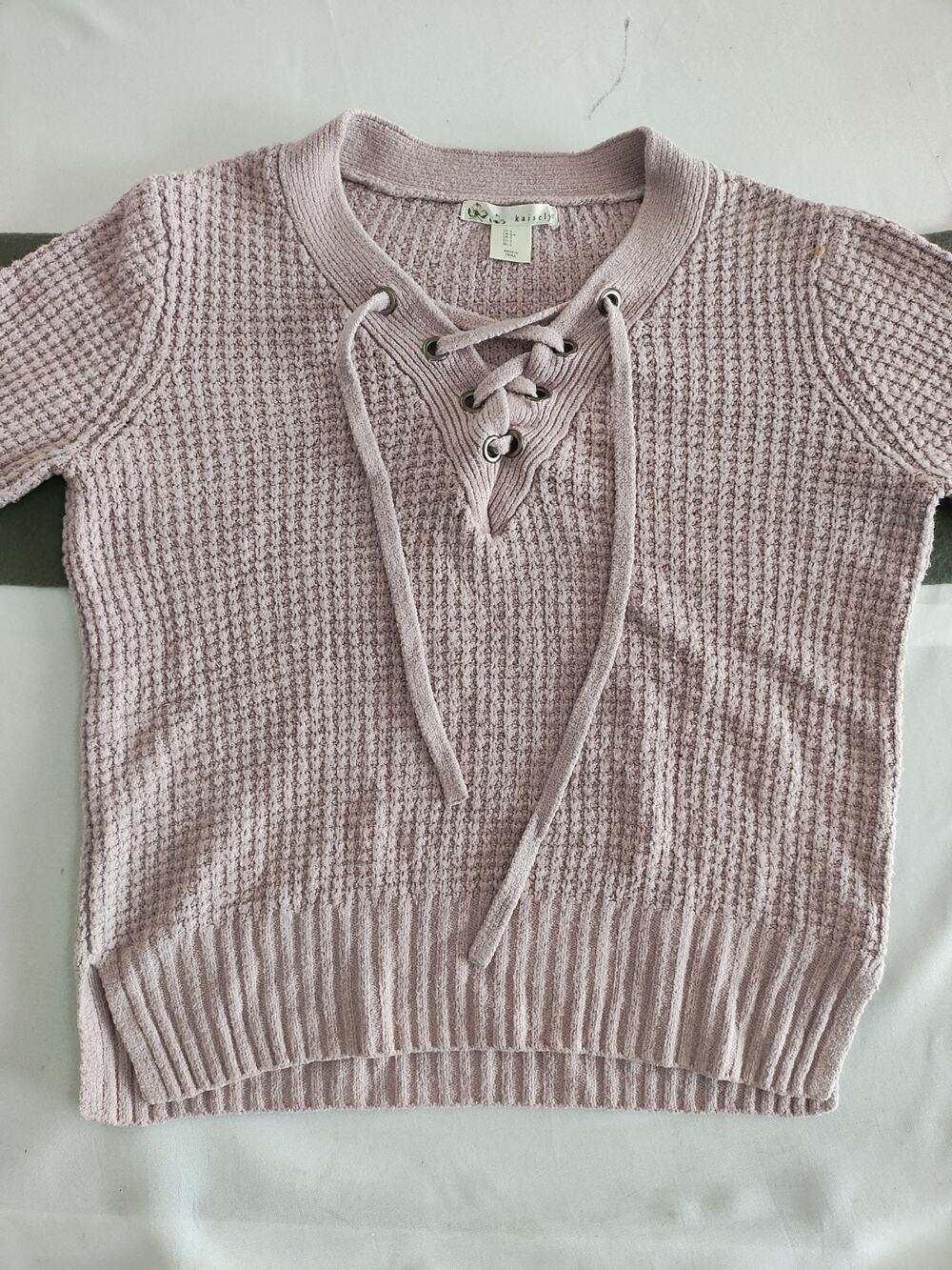 Kaisely Light Lavender Waffle Knit Sweater Women's Size Small V Neck Split Sides